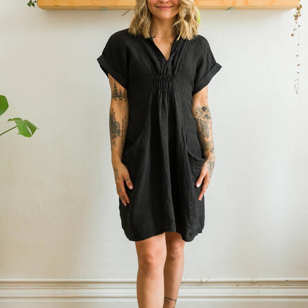 Elegant Green Linen Dress - Picture 5 of 6